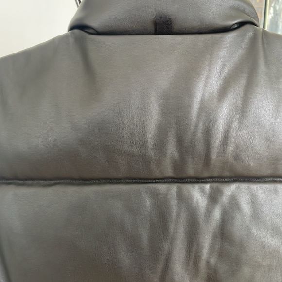 NWT REBECCA MINKOFF BLACK FAUX CROPPED PUFFER VEST - Picture 8 of 8